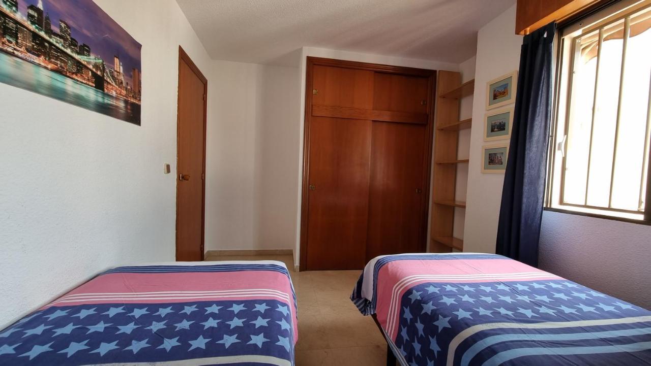 Atico Con Terraza Y 2 Habitaciones En Casco Antiguo เบนิดอร์ม ภายนอก รูปภาพ