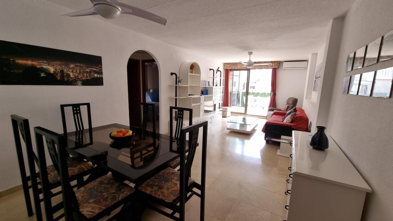 Atico Con Terraza Y 2 Habitaciones En Casco Antiguo เบนิดอร์ม ภายนอก รูปภาพ