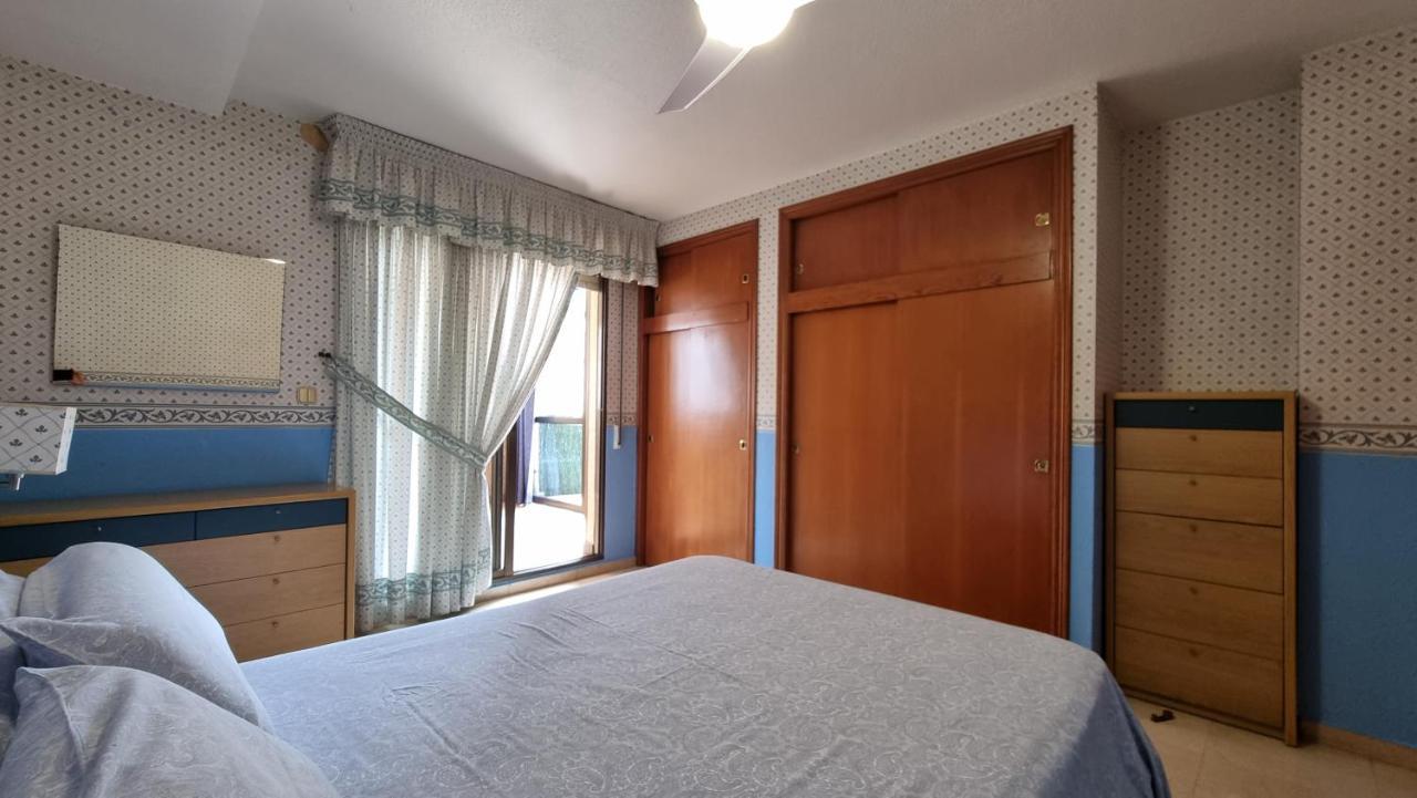 Atico Con Terraza Y 2 Habitaciones En Casco Antiguo เบนิดอร์ม ภายนอก รูปภาพ