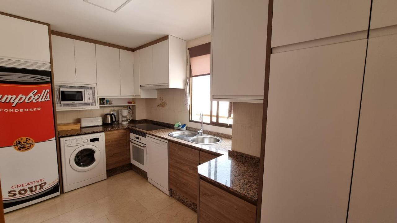 Atico Con Terraza Y 2 Habitaciones En Casco Antiguo เบนิดอร์ม ภายนอก รูปภาพ