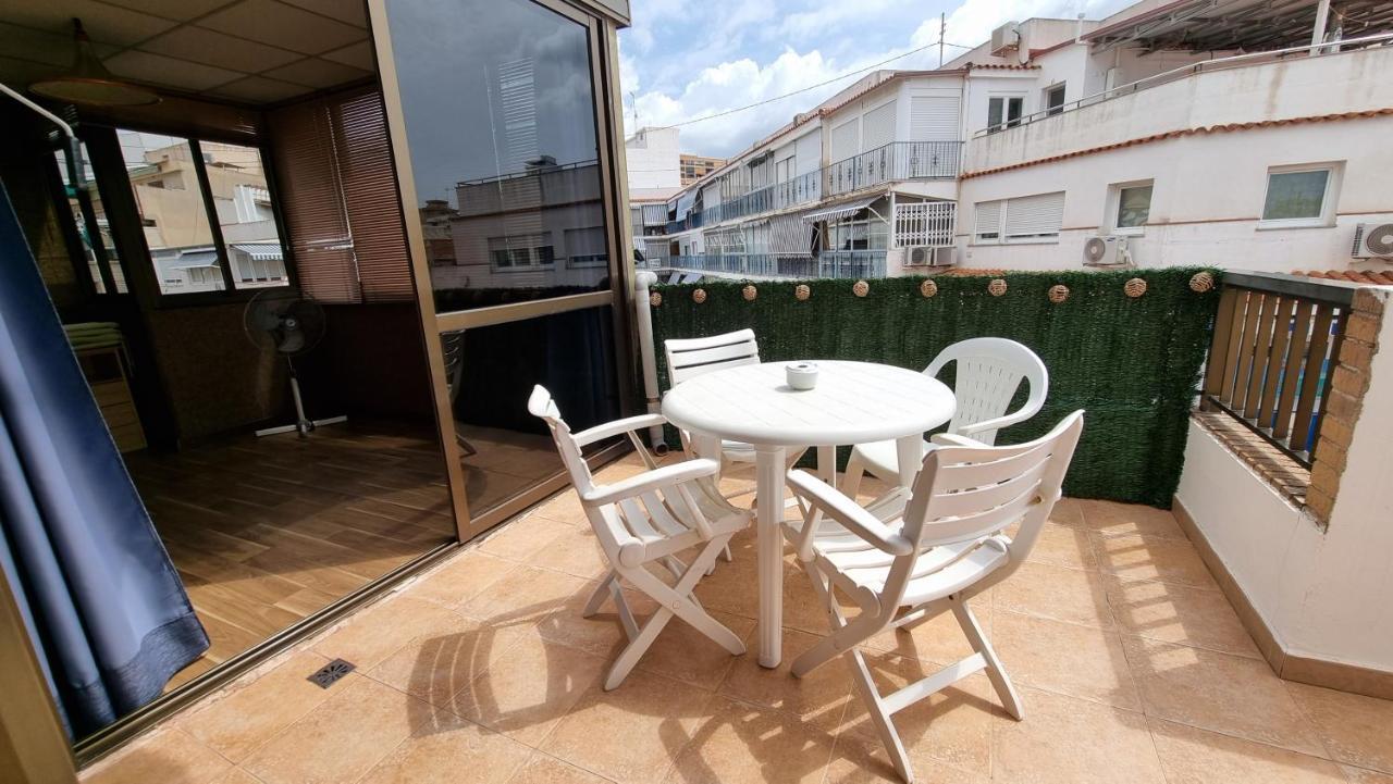 Atico Con Terraza Y 2 Habitaciones En Casco Antiguo เบนิดอร์ม ภายนอก รูปภาพ